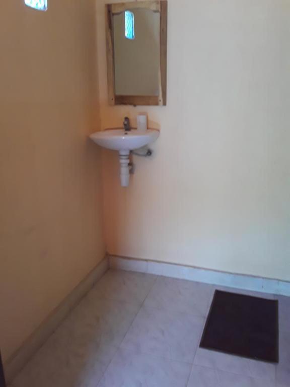 Telage Indah Guest House - Housity