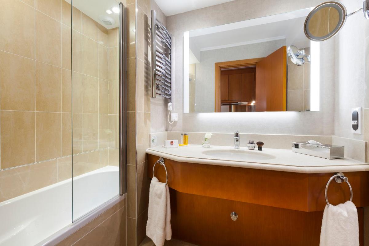 Salle de bains dans l'établissement Nehô Suites Cannes Croisette