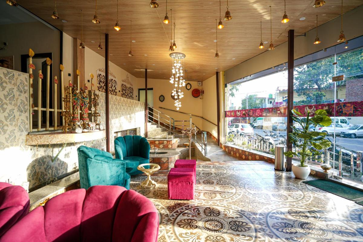 The Neeraj Naturecure On Ganga - Housity