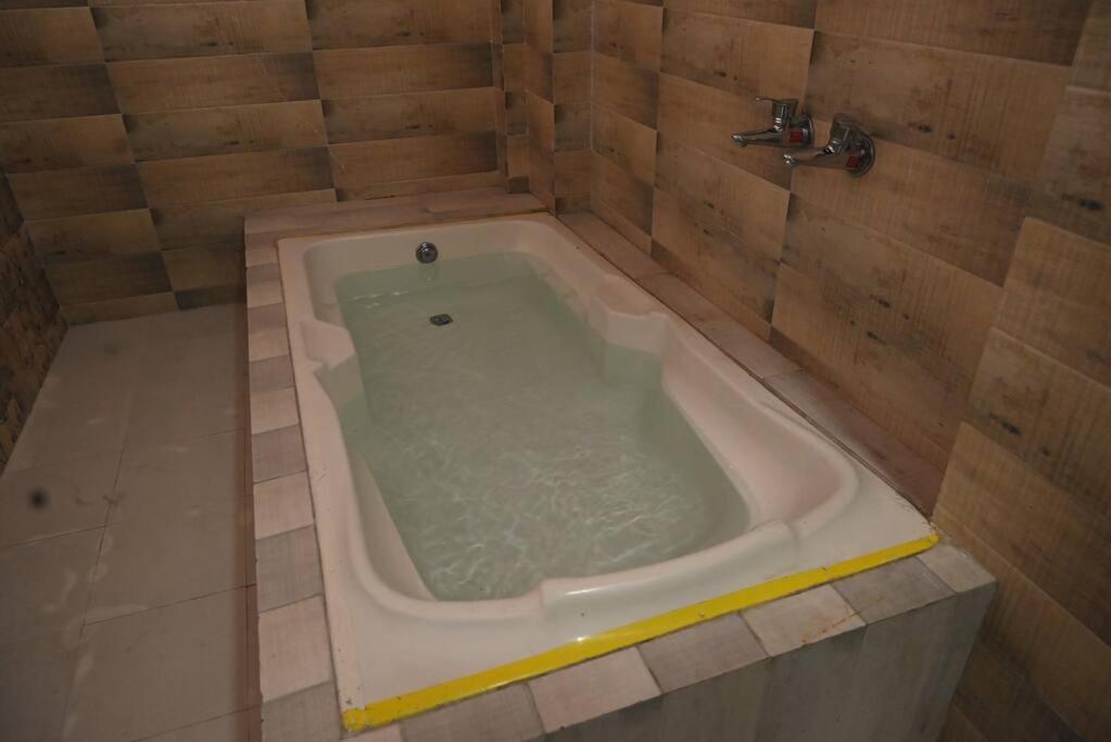 Monroe Stay - Housity