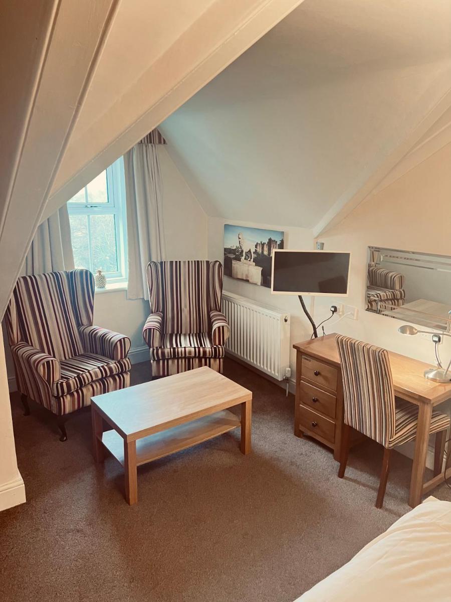 Armstrong Manor - Housity