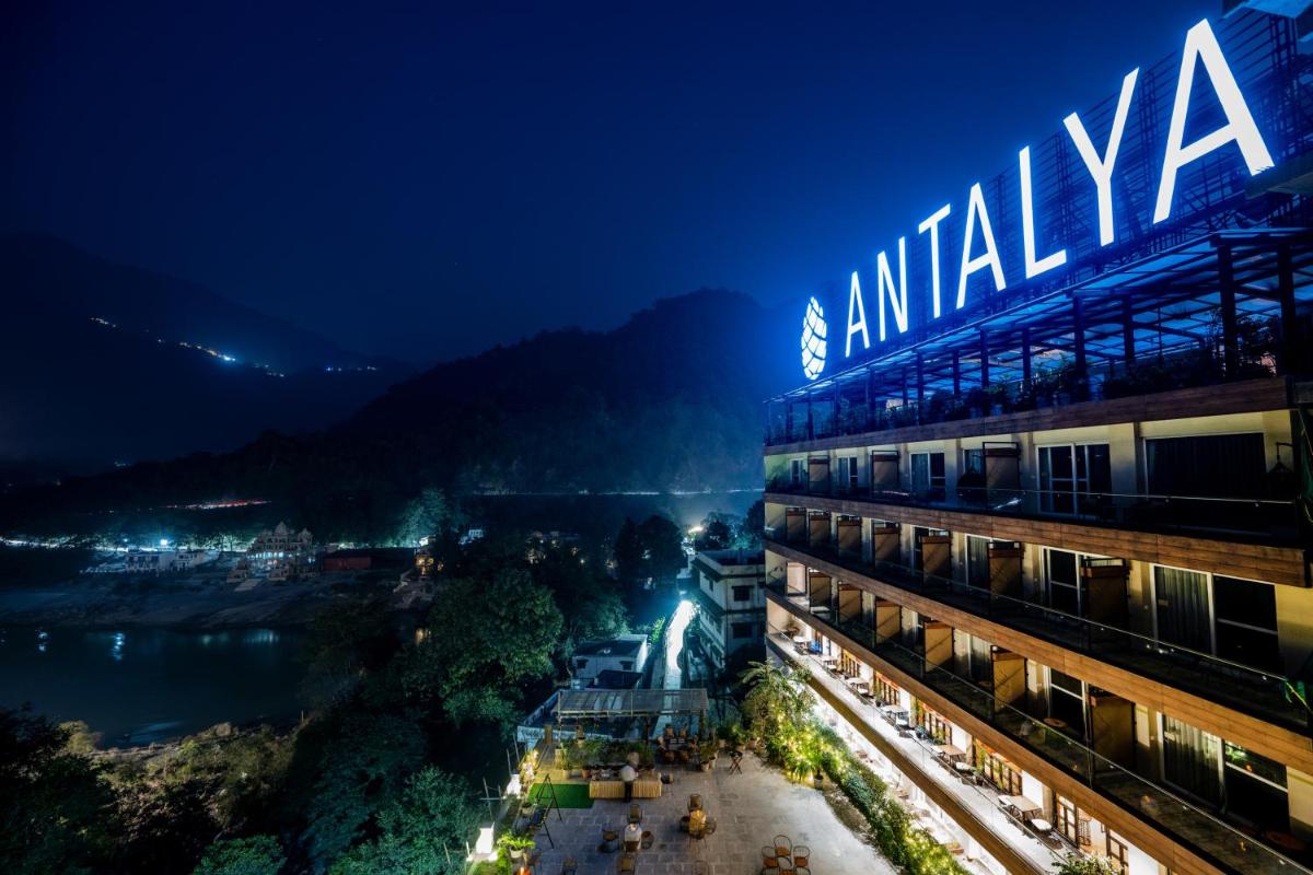 a view of the anaheim hotel at night at Antalya By Divine Ganga Cottage in Rishīkesh