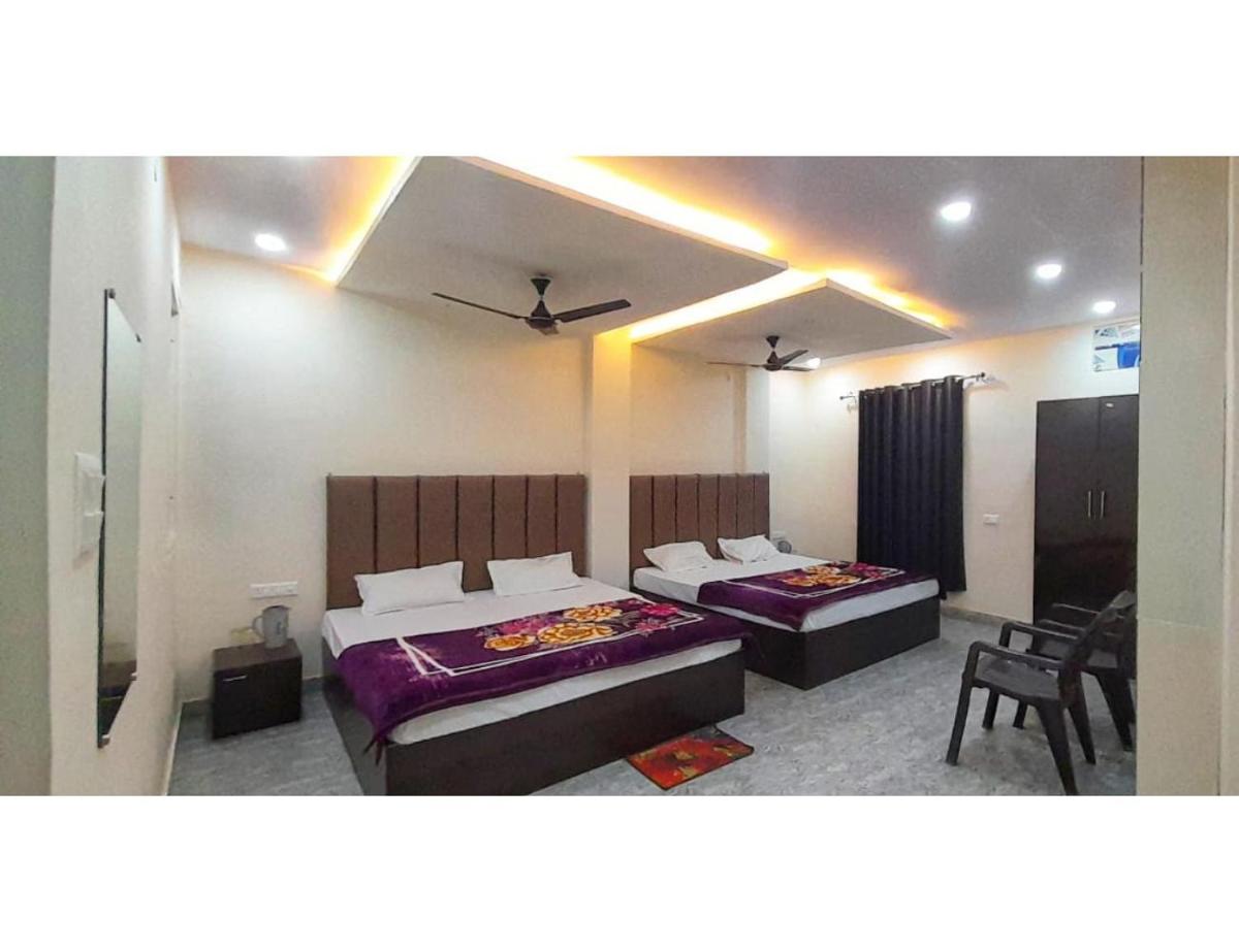 SHREEJI GUEST HOUSE, Varanasi - Housity
