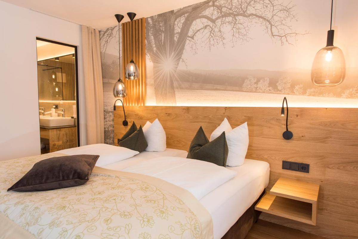 Hotel-Restaurant Waldhof Muhr - Housity