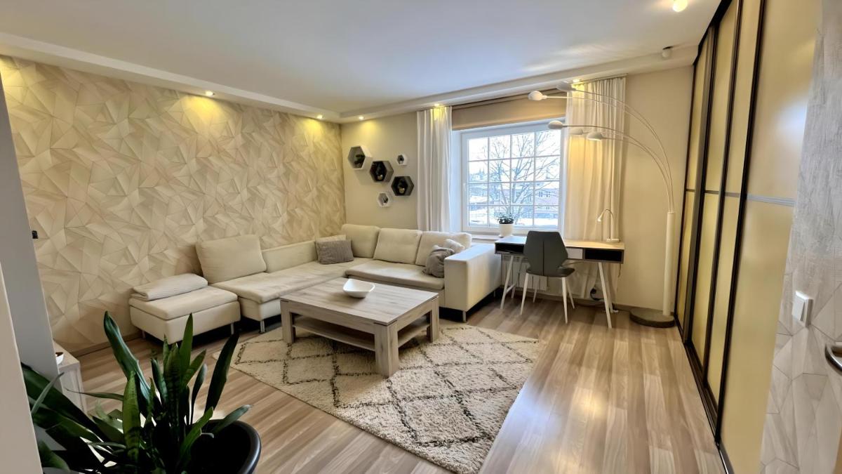 Historic Charm - Cozy Nordic Retreat in Time-Honored Residency - Housity