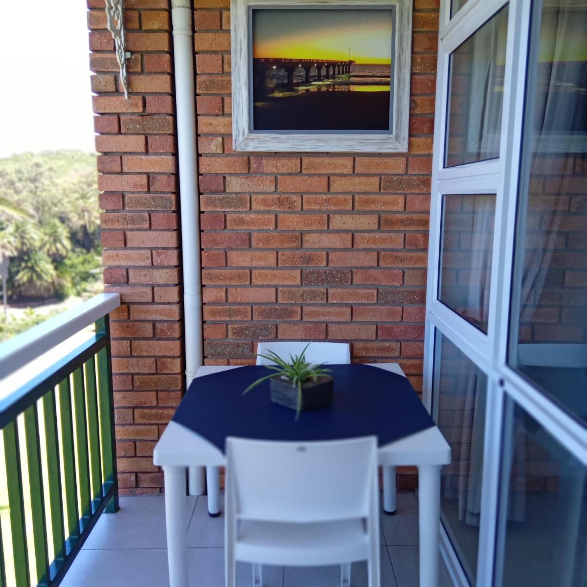 Brookes Hill Suites 238 - Housity