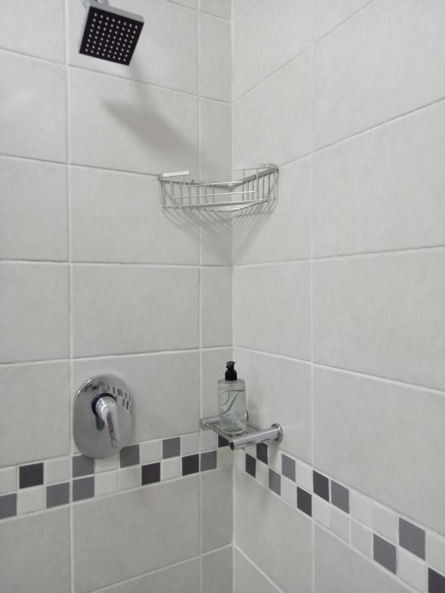 Brookes Hill Suites 238 - Hizvo