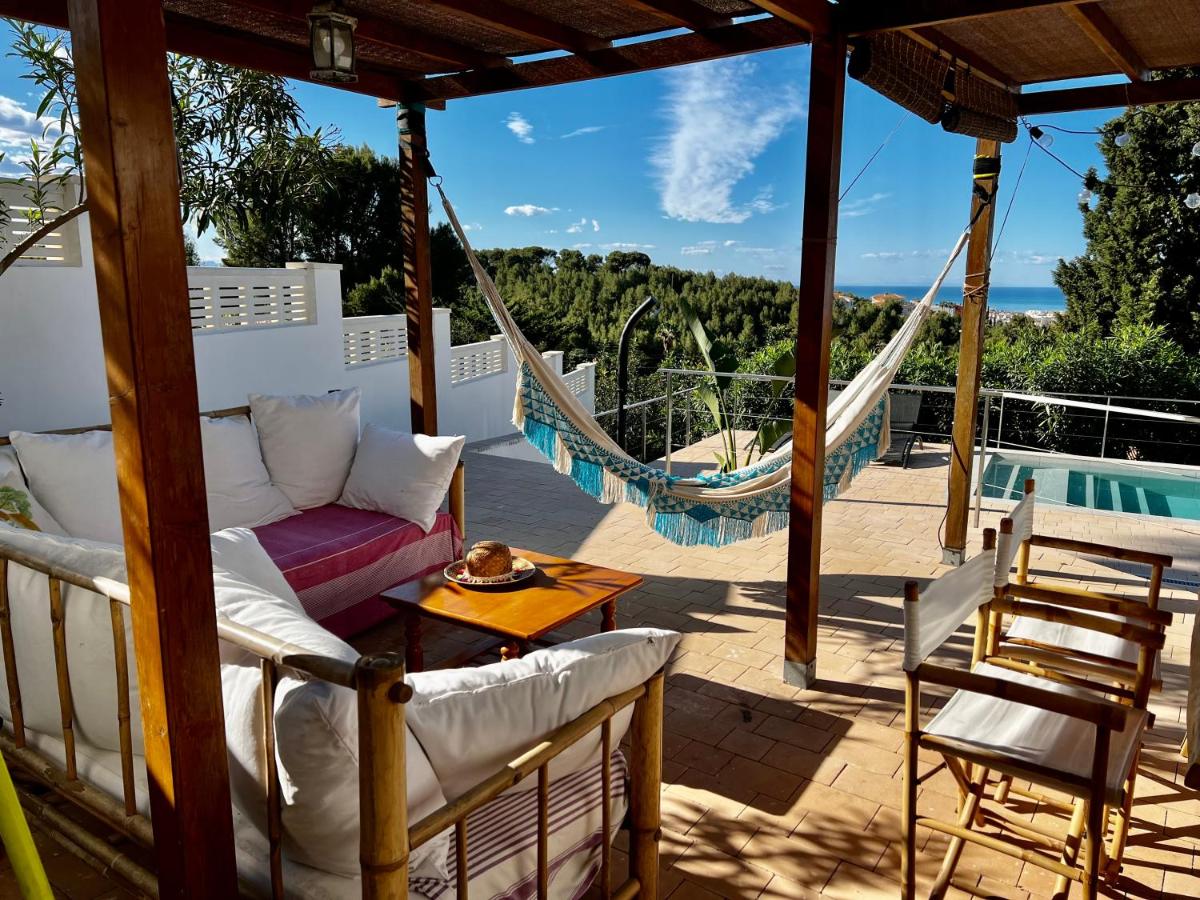 House with swimming pool and amazing sea and mountain views in Montgó, Denia - Housity