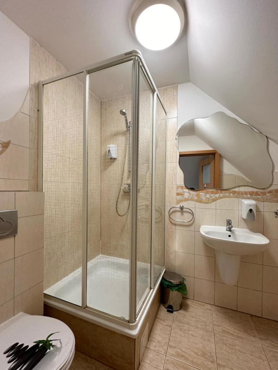 Motel Za Miedzą - Housity