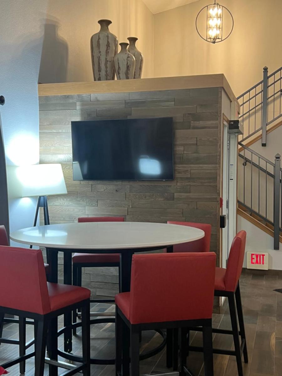 GrandStay Hotel & Suites - Housity