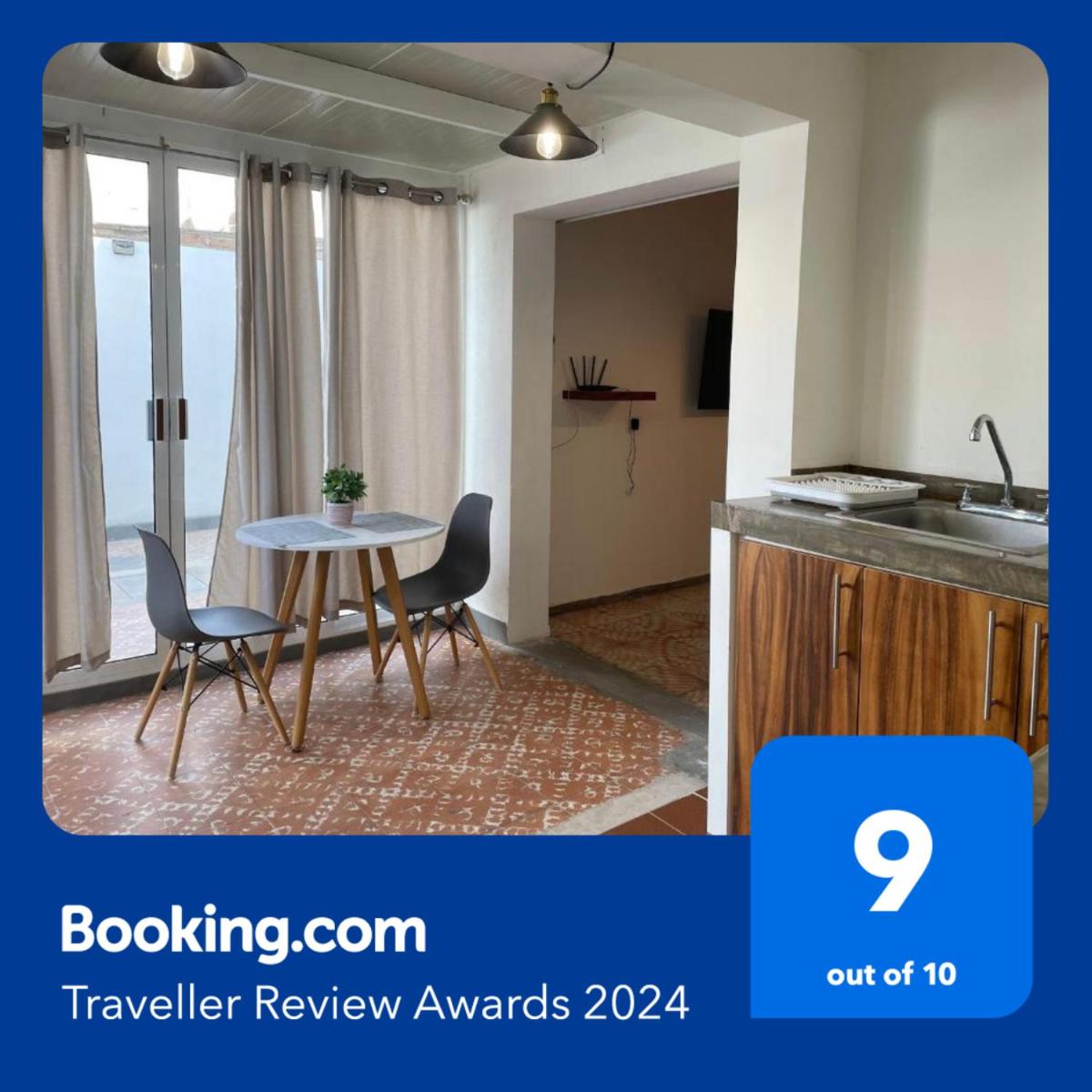 Dobe. Bonito y céntrico loft con patio - Housity