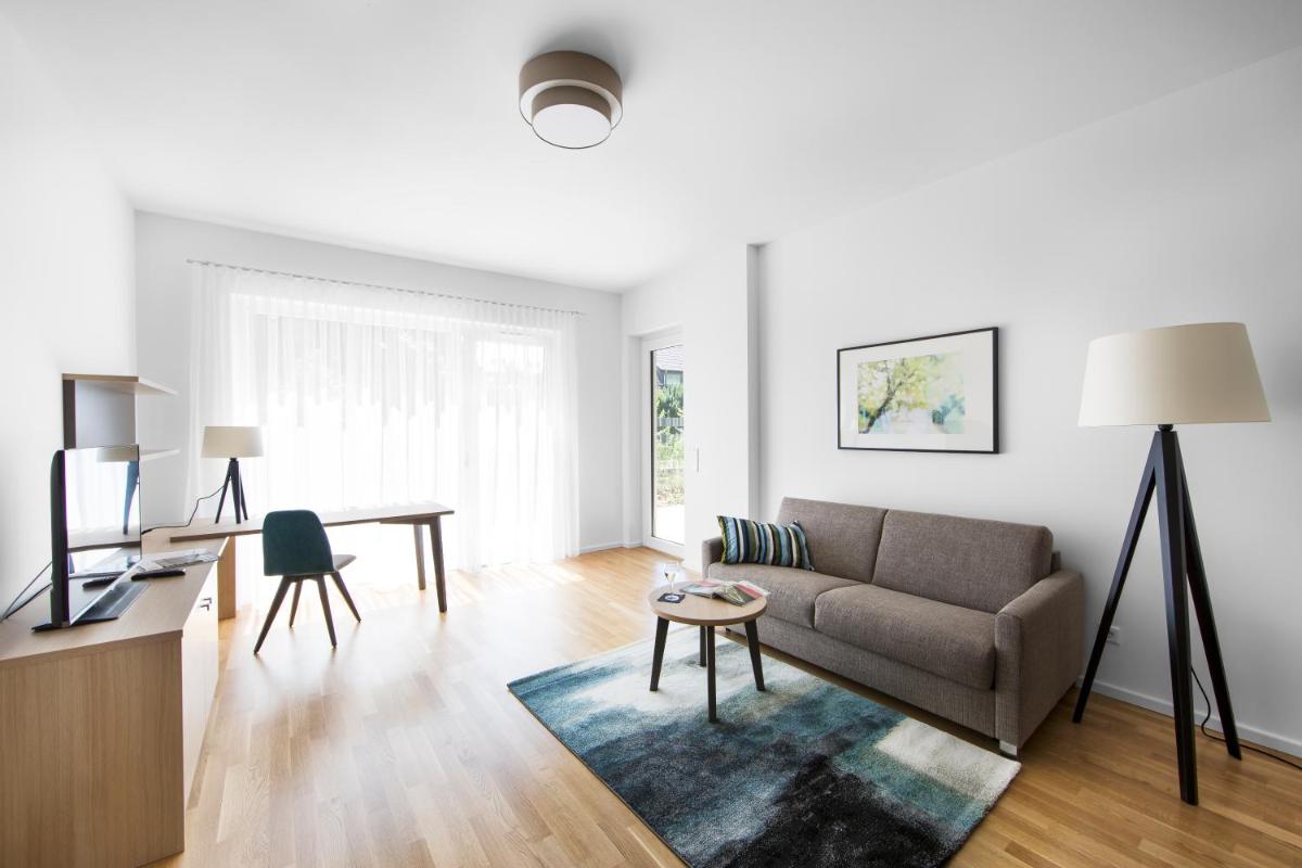 Livingroom Bad Homburg Boardinghouse - Housity