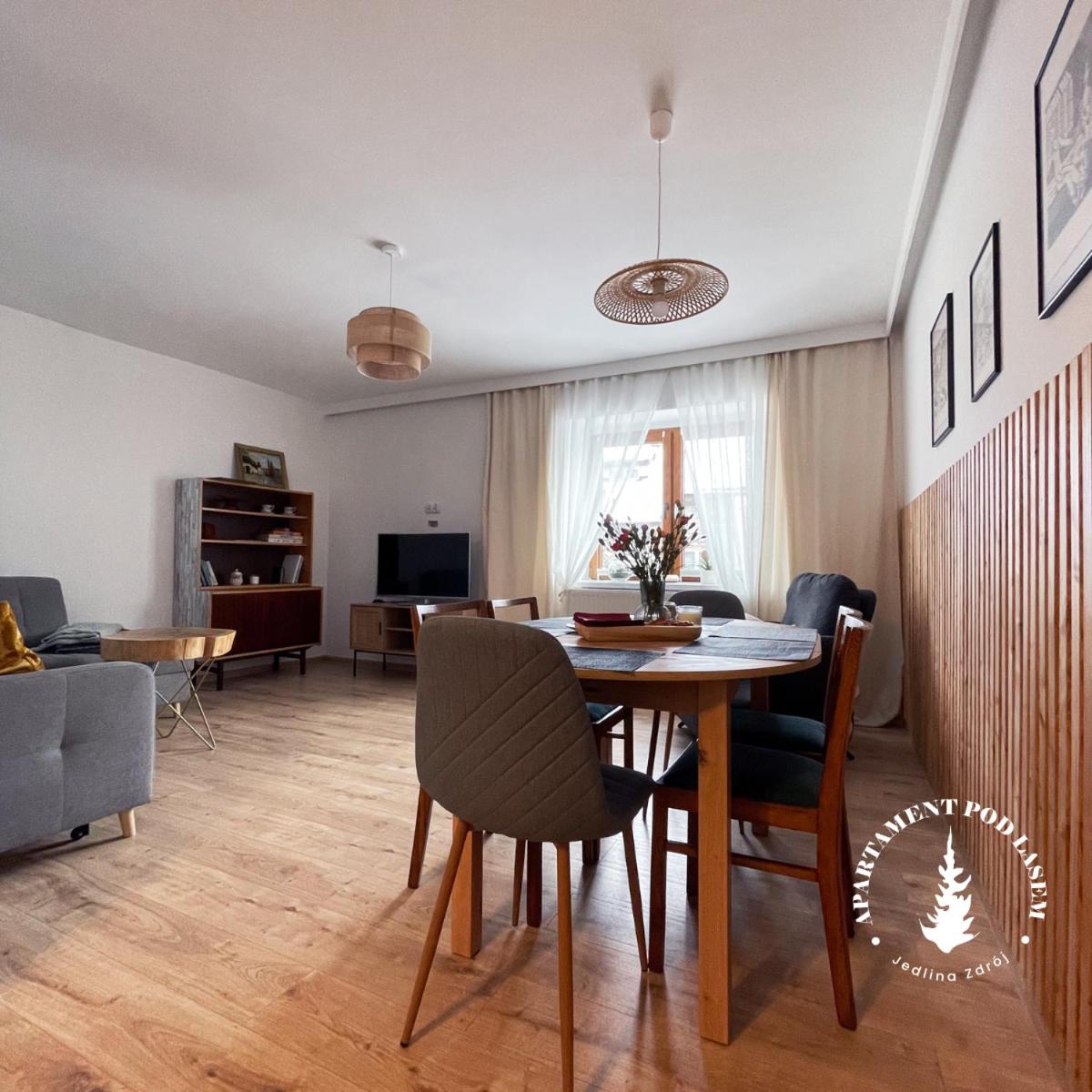 APARTAMENT Pod Lasem Jedlina Zdrój - Housity