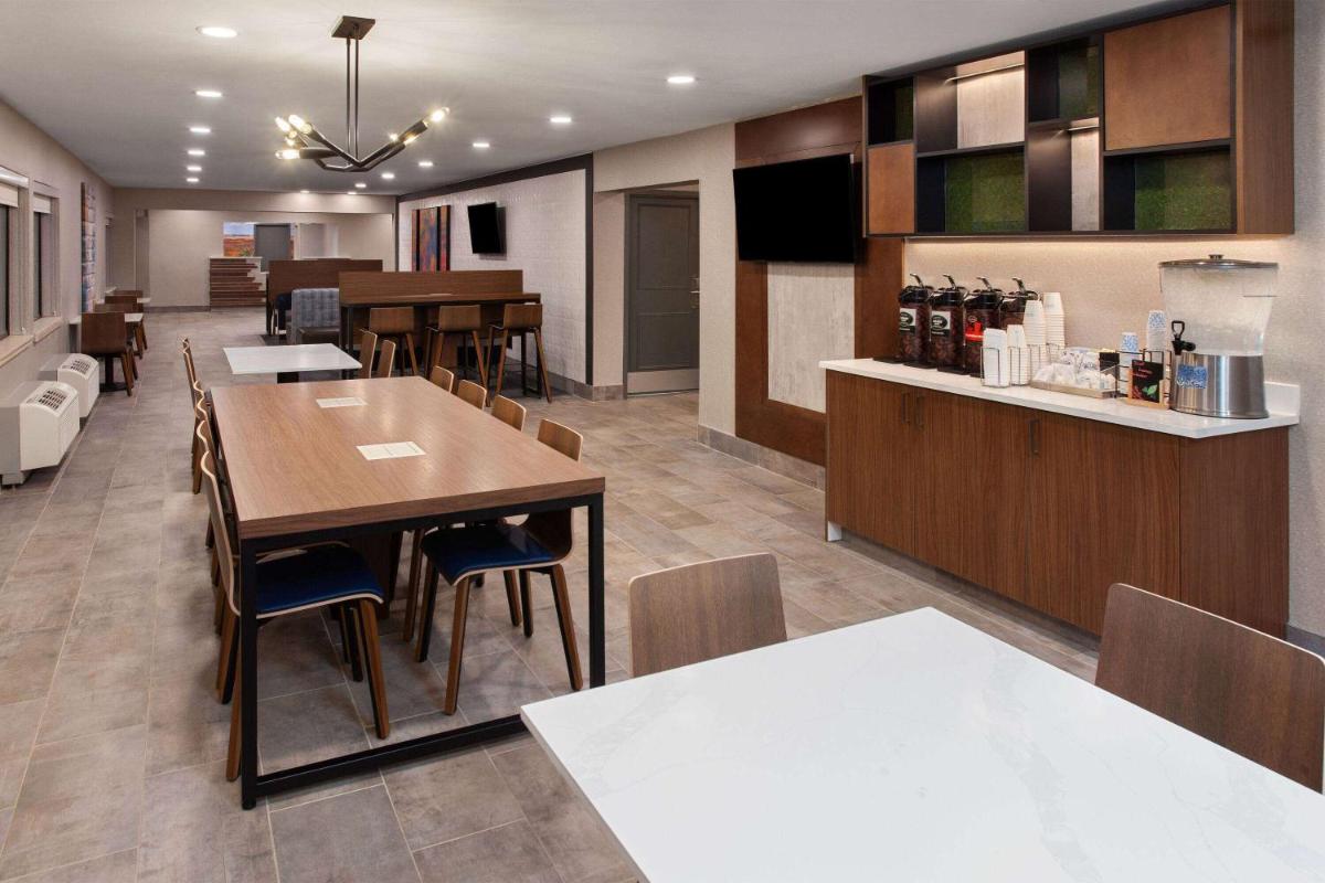 La Quinta Inn by Wyndham Wausau - Housity