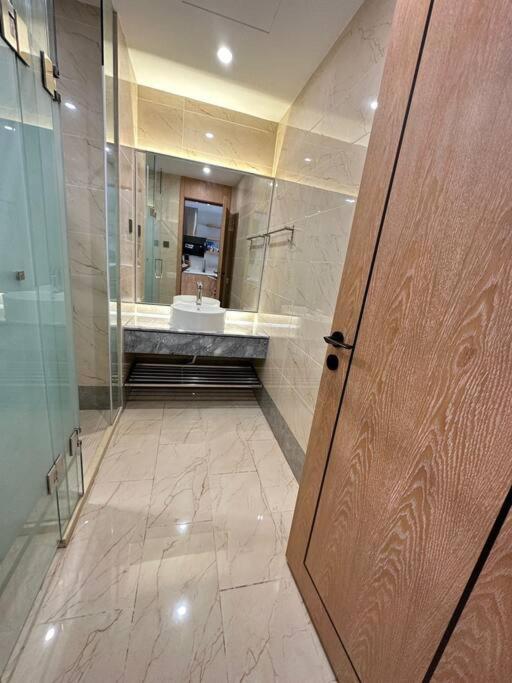 New Modern Luxury Suite Apartment At The Heart of Vientiane - Housity