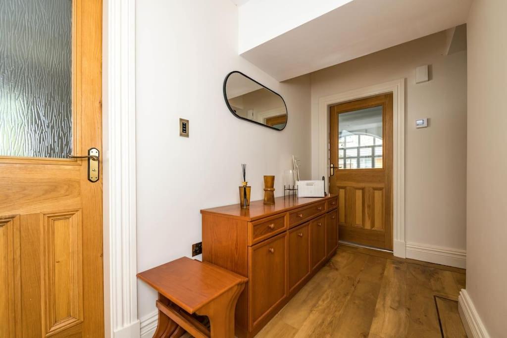 6 Star lux Villa Private Island Near Lake District - Housity