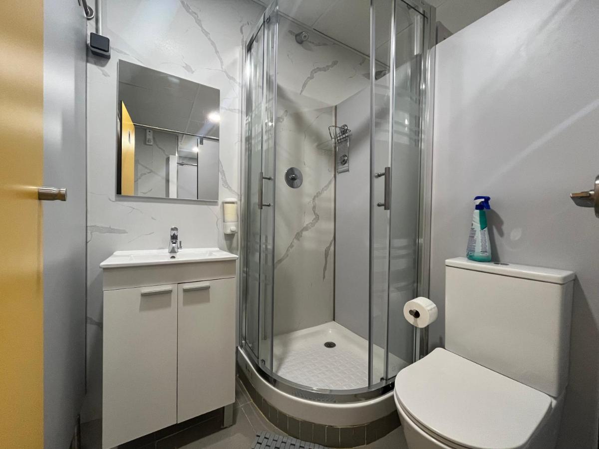 Debod Hostel - Housity