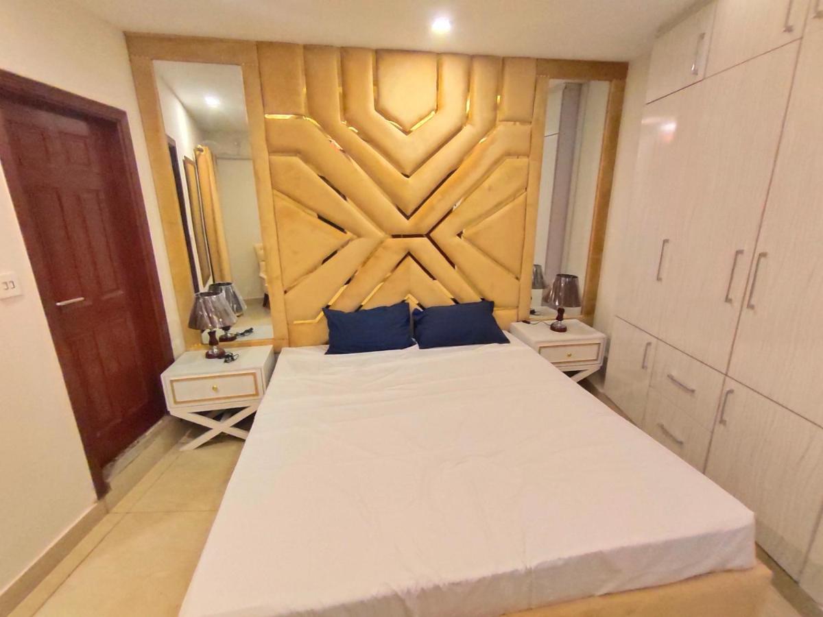 Luxurious & Comfy 1BHK Apartment, Wifi & SmartTV. - Housity