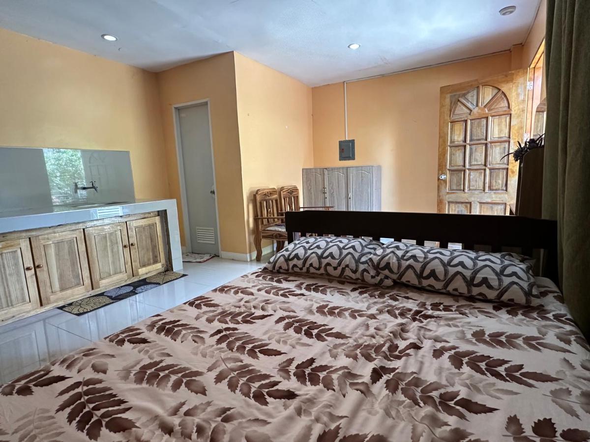 Rozay Travellers Inn - Housity