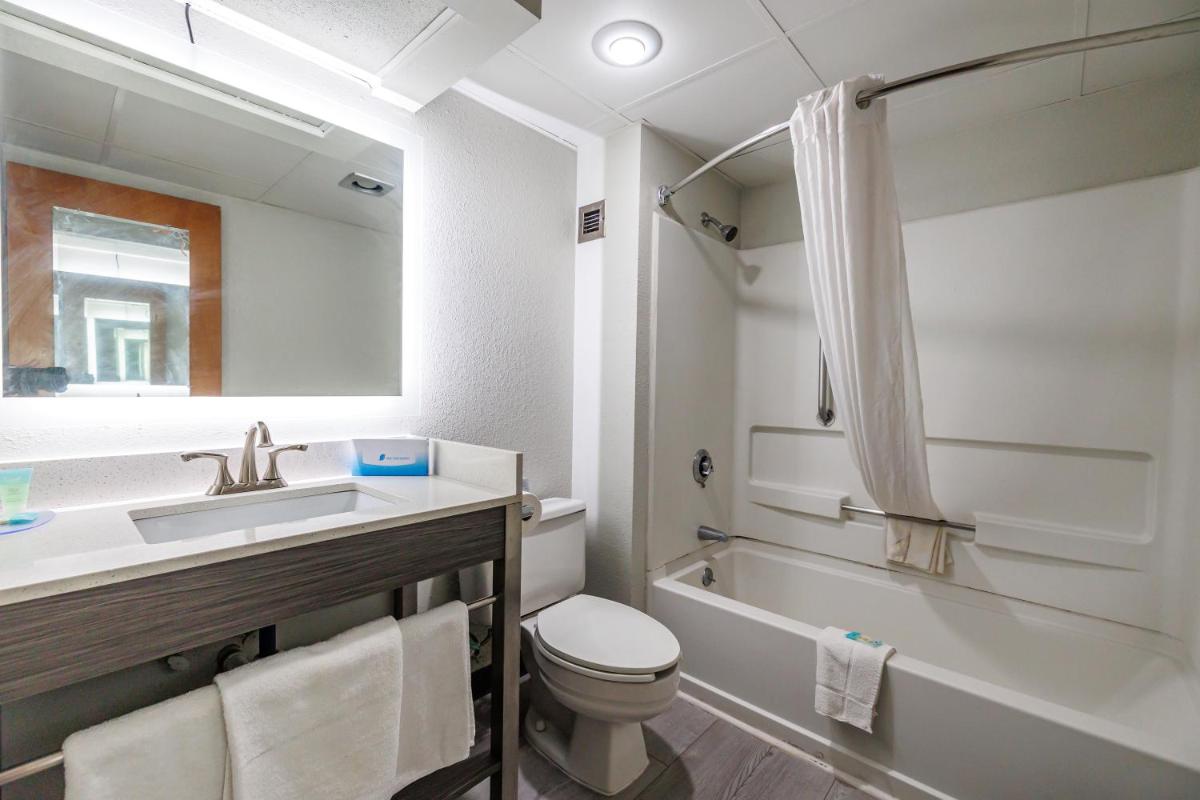 New Victorian Inn & Suites Omaha - Housity