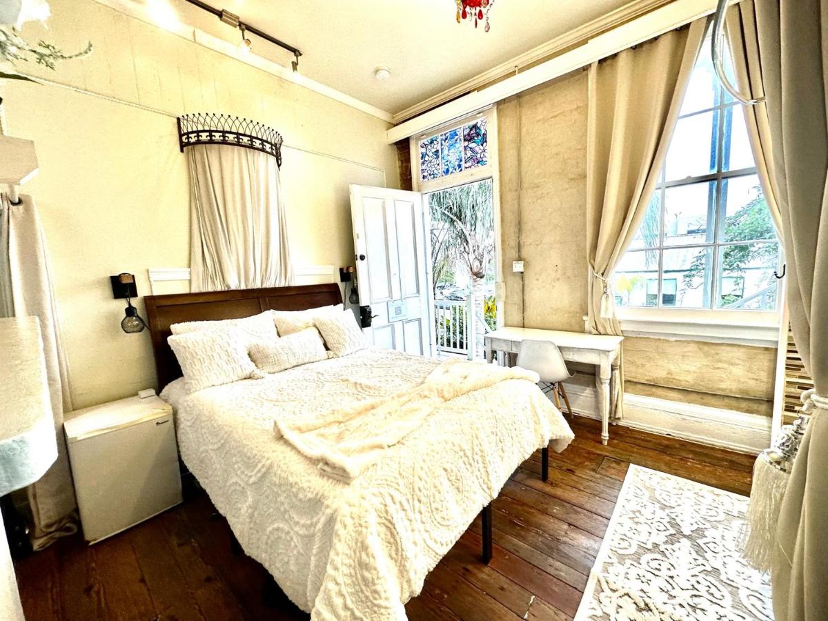 Fleur De Lis Mansion - Housity