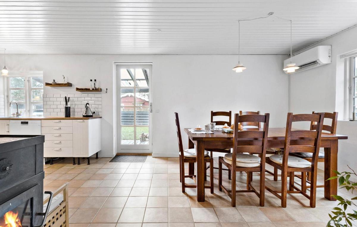 Stunning Home In Gørlev With Wifi - Housity