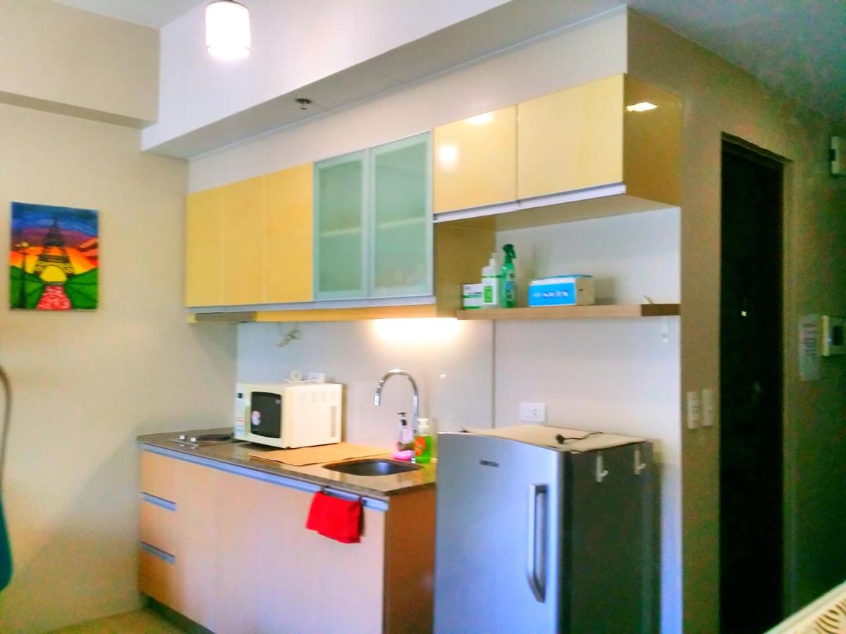Studio type condo at Eastwood Legrand 3 - Housity