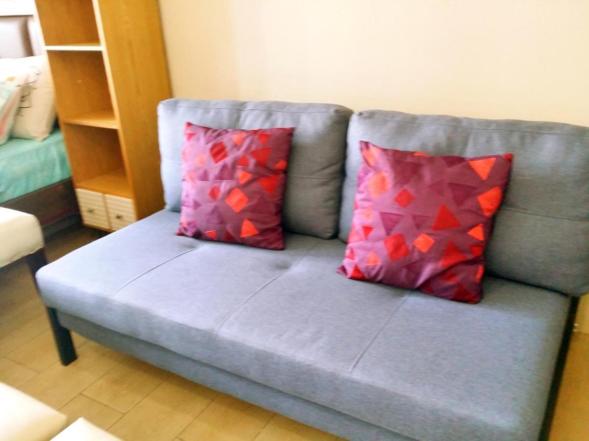 Studio type condo at Eastwood Legrand 3 - Housity