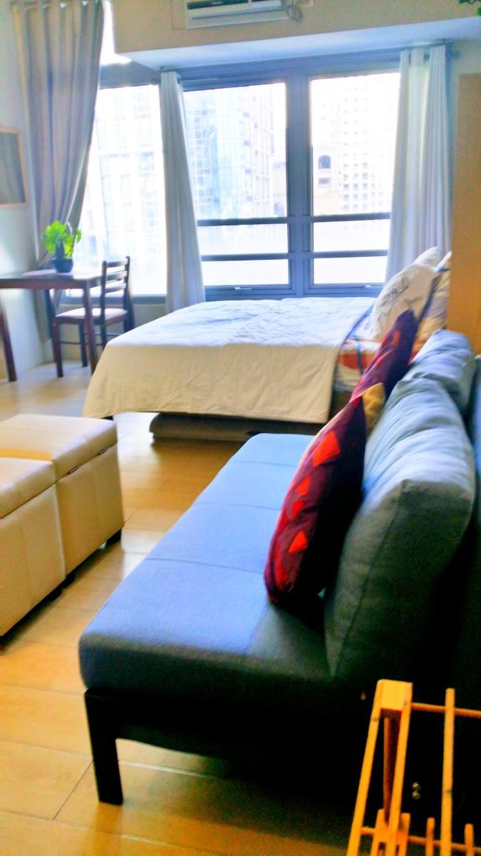 Studio type condo at Eastwood Legrand 3 - Housity