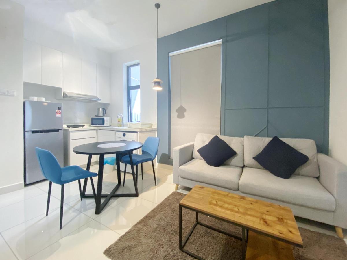Nj Homestay at Arte Mont Kiara - Hizvo