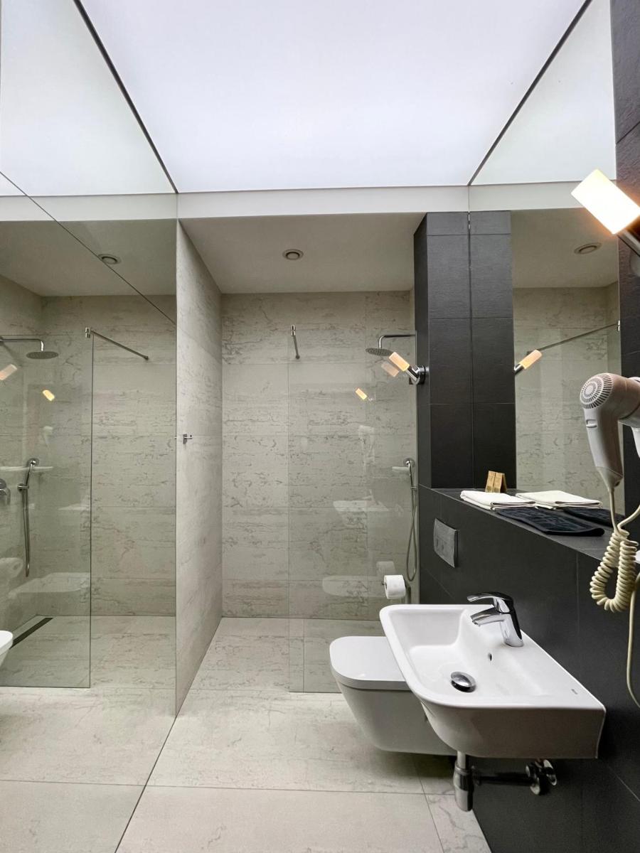 Black Gold Center - Housity