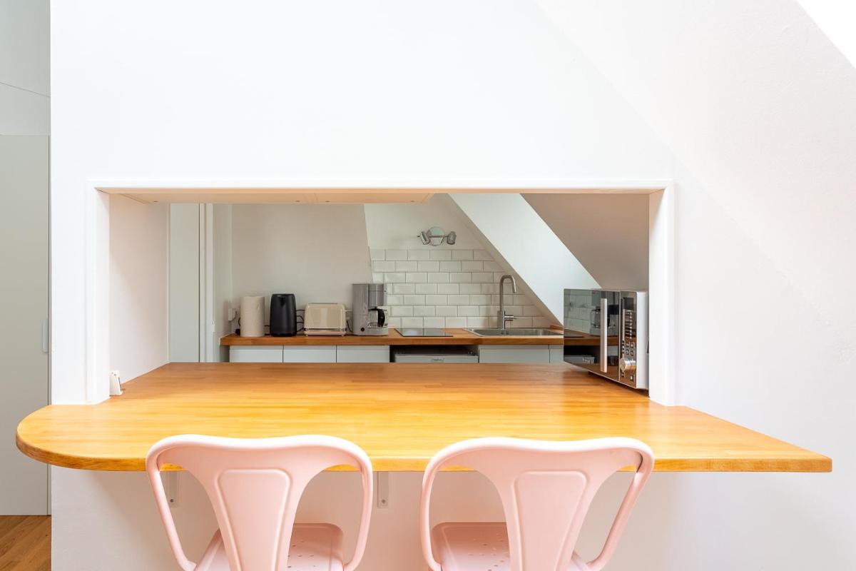 Romantic loft apartment in Le Marais! Min 31 nights from APRIL 2026 and beyond - Hizvo