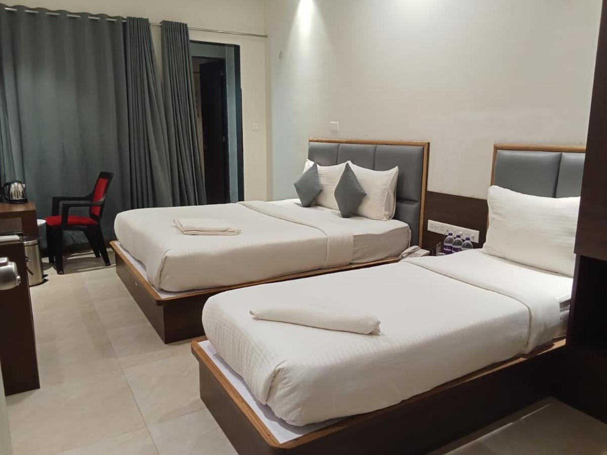 Hotel Aaradhya Adorer - Housity