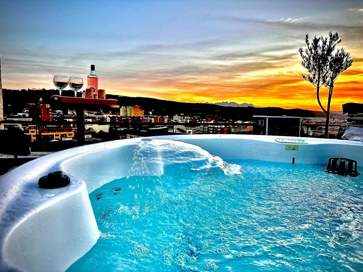 jacuzzi privado con vistas increíbles el Raco d Artes - Housity