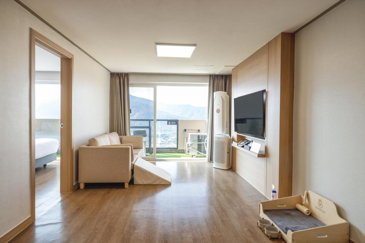 Kensington Resort Chungju - Housity