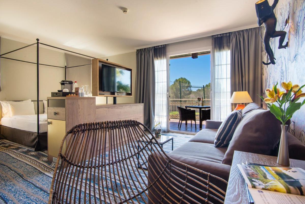 Zona de estar de Lindner Hotel Mallorca Portals Nous, part of JdV by Hyatt
