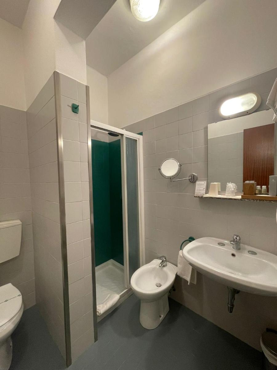 Hotel La Bussola - Housity