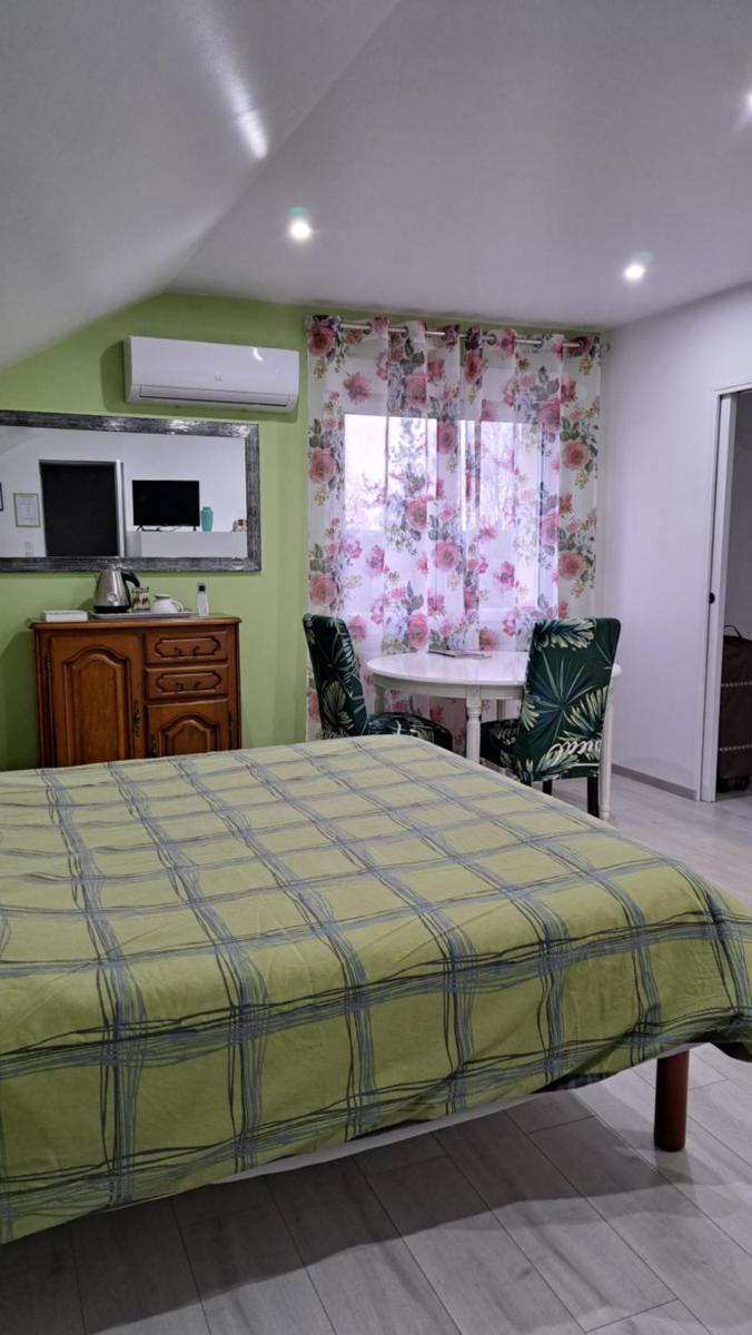 CHAMBRES D HÔTES CHEZ SYLVIE et Daniel - Housity