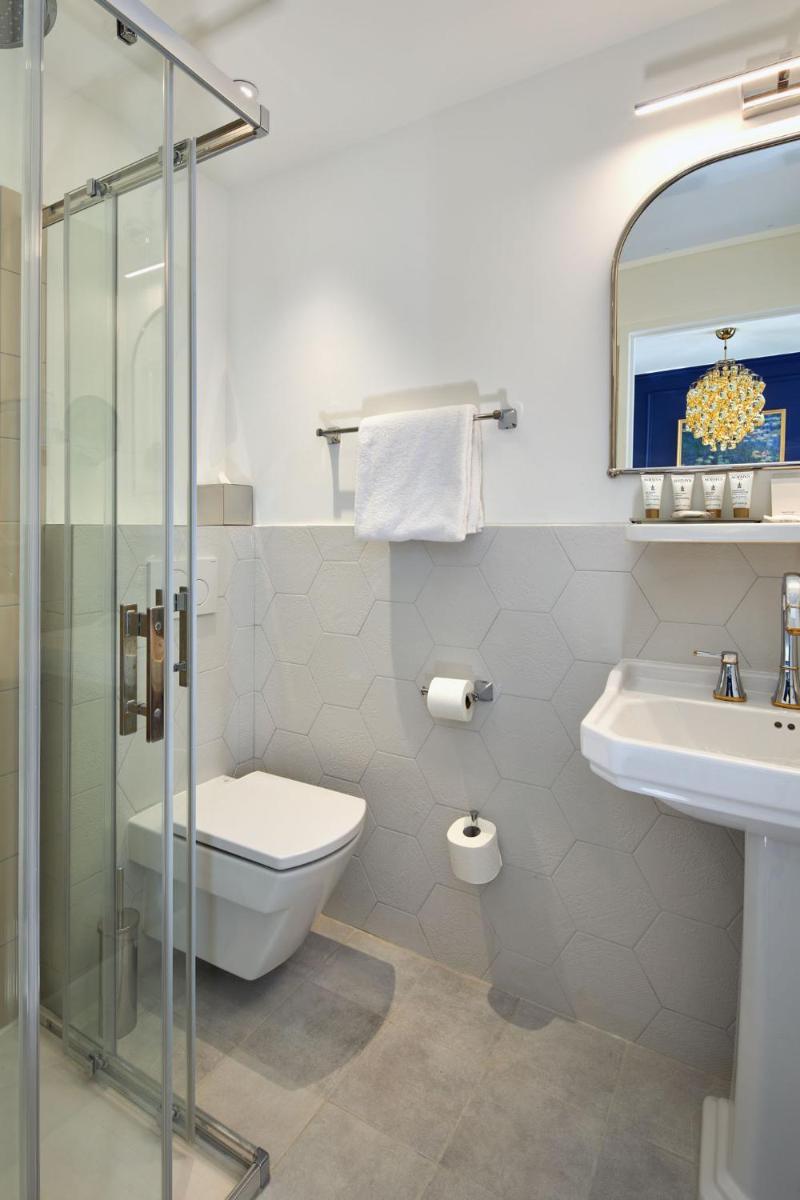Salle de bains dans l'établissement Hotel Villa Romantic & Spa