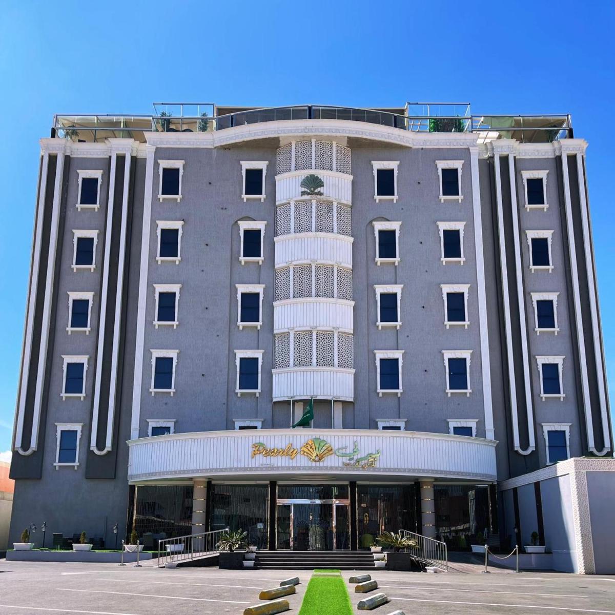 Pearly Hotel - Housity