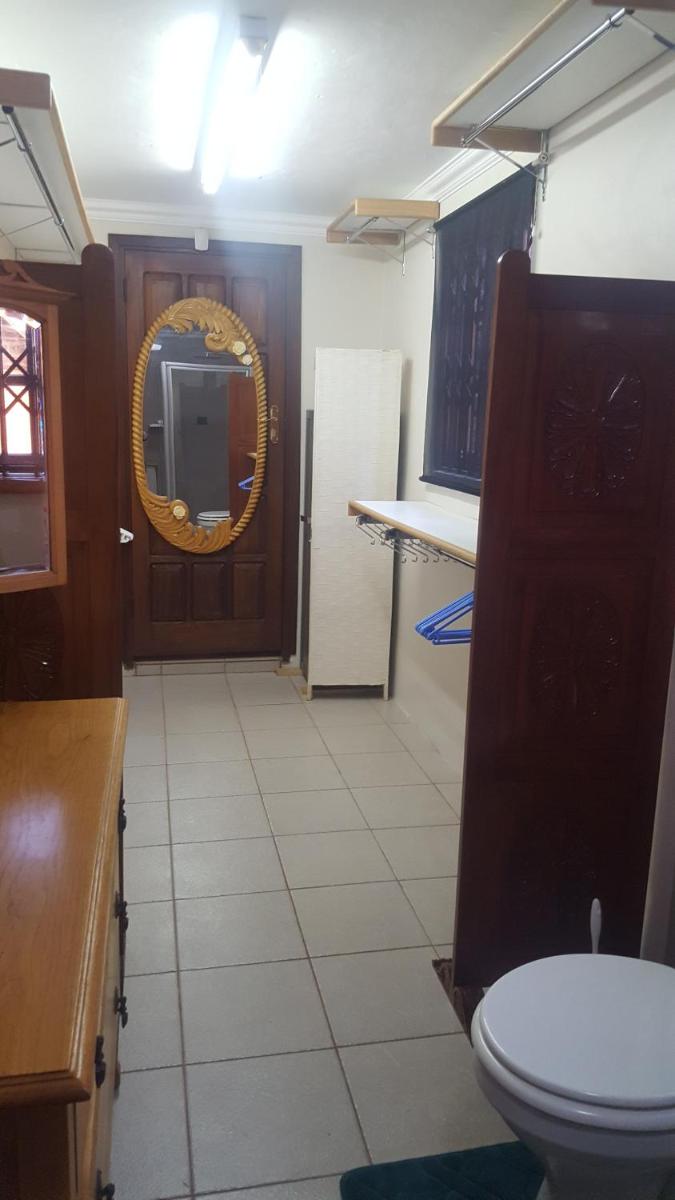 Julie's B&B - Housity