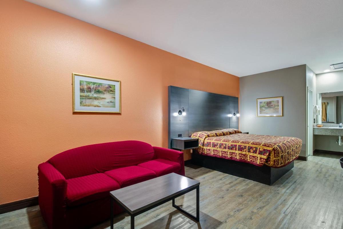 Executive Inn & Suites - Housity