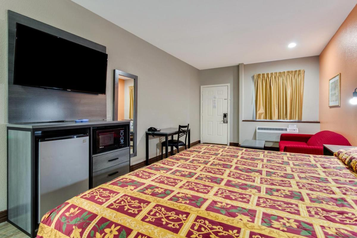 Executive Inn &amp; Suites - Housity