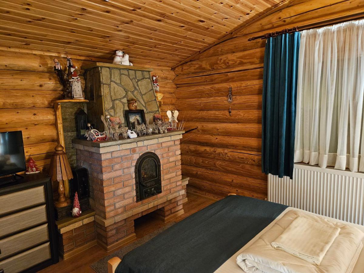 Cabana Alesia, relaxare la poalele Raraului - Housity