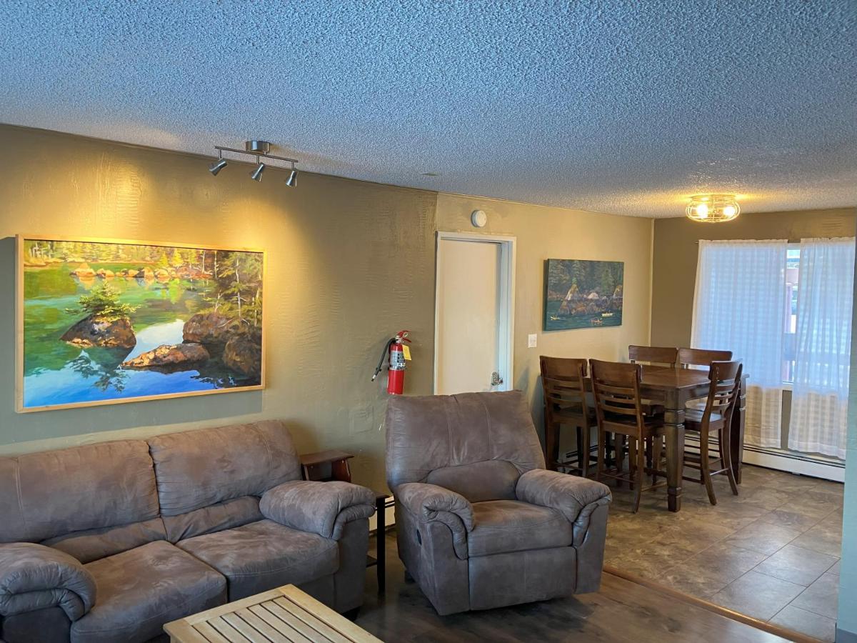 Halibut House - Housity