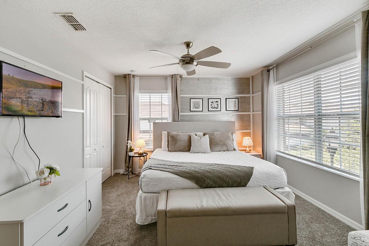 5 Bedrooms 4 Bathrooms Storey Lake 4801 Ct - Housity