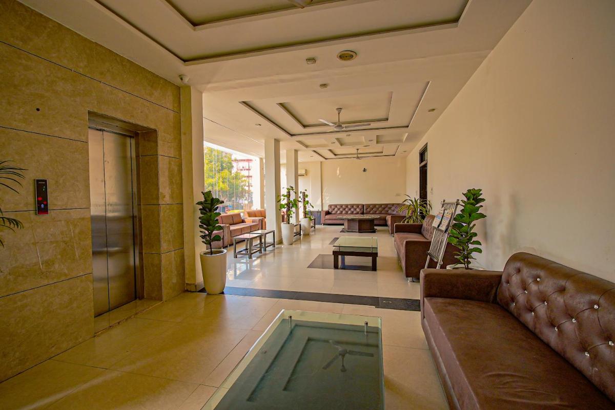 Dazzling East Gate - Housity