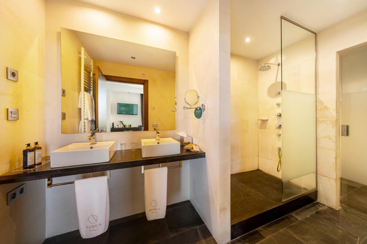 Un baño de Áurea Convento Capuchinos by Eurostars Hotel Company