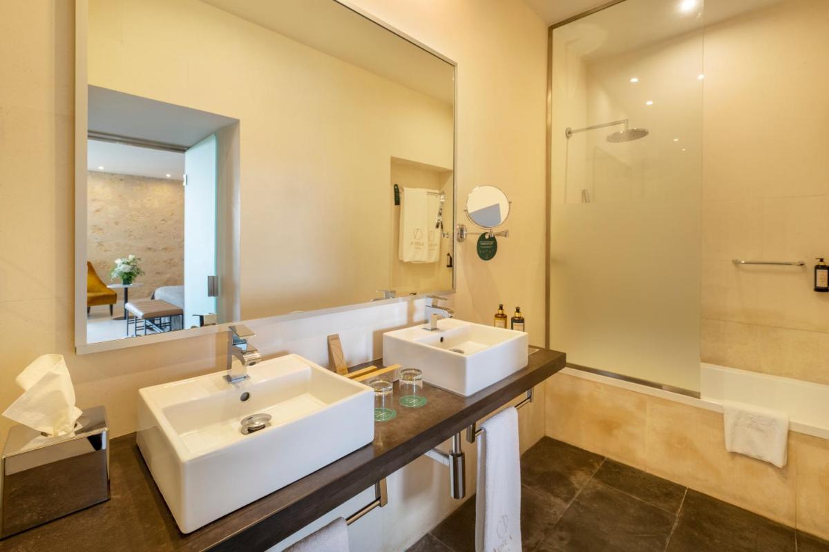 Un baño de Áurea Convento Capuchinos by Eurostars Hotel Company