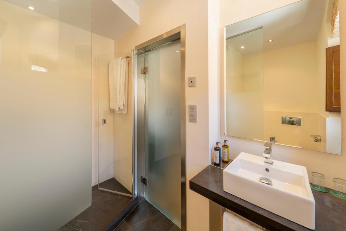 Un baño de Áurea Convento Capuchinos by Eurostars Hotel Company
